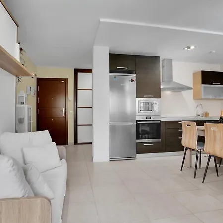 Nice Mocan, Garage, Pool, Fiber, Padel, Air Con Appartement